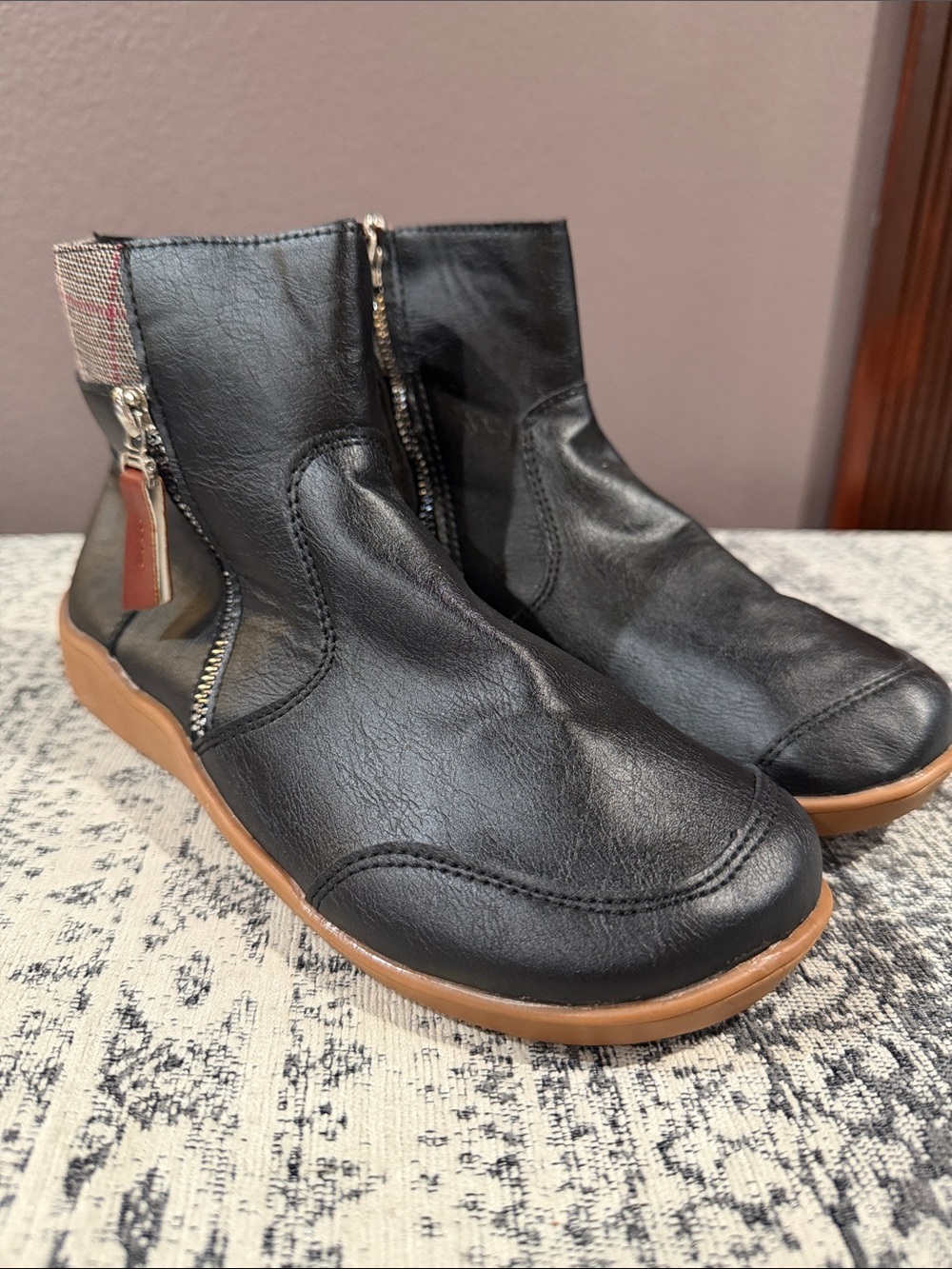 Size 6 Waterproof Leather Ankle Boots